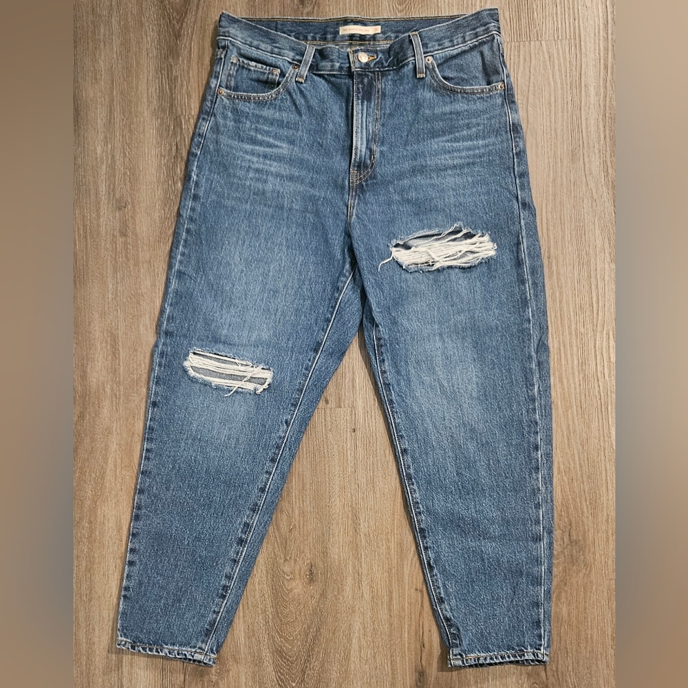 Levi's Distressed High Waisted Mom Jeans